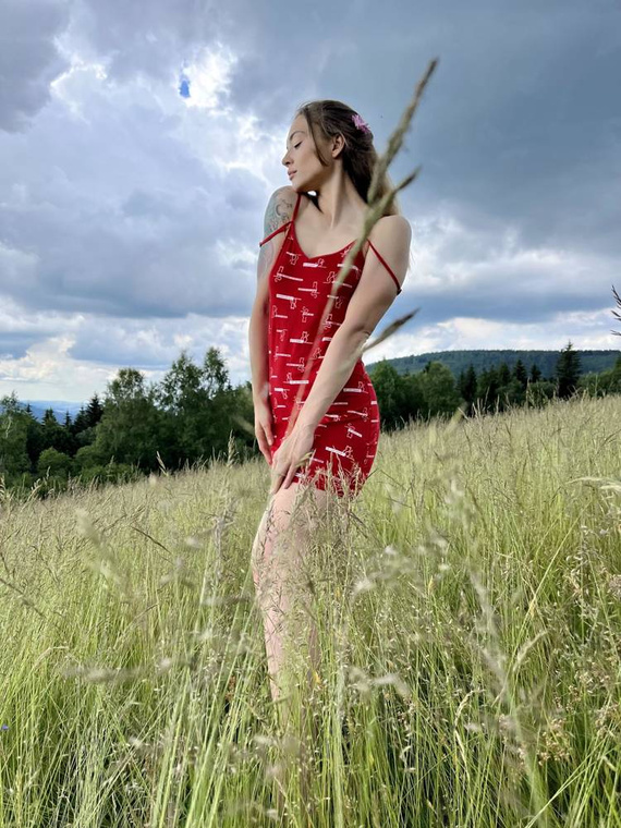 659 Cat Love Forex nočná košeľa bez ramienok - červená