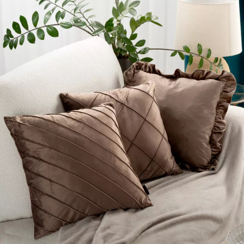 Obliečka Brenda 45x45 šalviová zamat s volánom dark beige