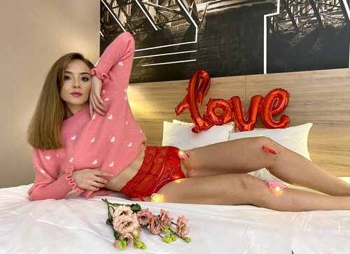 945 Babette Forex podväzkový pás - červený