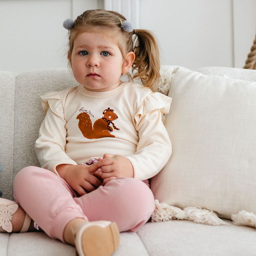 Detské body Fluffy Tails Eevi - ecru, dlhý rukáv, volániky na ramenách