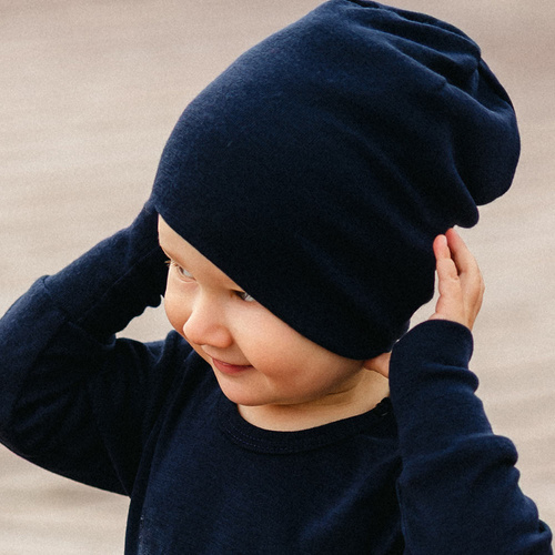 Detská čiapka z merino vlny Eevi - tmavomodrá, mäkká a priedušná