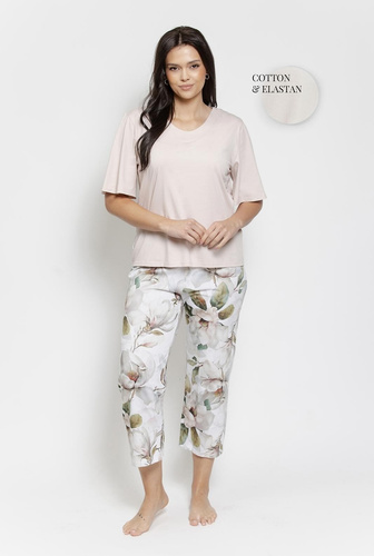 Pyžamo 3567 Aphrodite Taro beige- Bavlnené dámske pyžamo s kvetinovou potlačou, rukáv 7/8