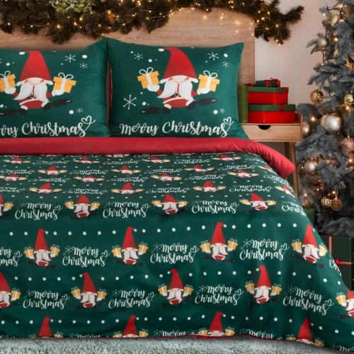 Vianočná posteľná bielizeň Galdor z mikrovlákna Eurofirany zeleno-červení škriatkovia - mäkká, ľahká a ľahko udržiavateľná, so zapínaním na zips