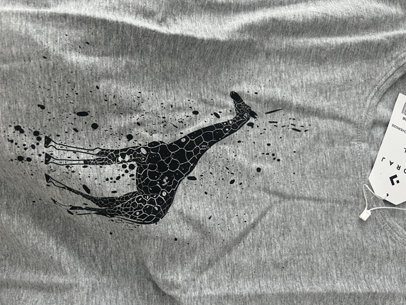 BD1700-008 Moraj dámska blúzka s krátkym rukávom - sivá, žirafa