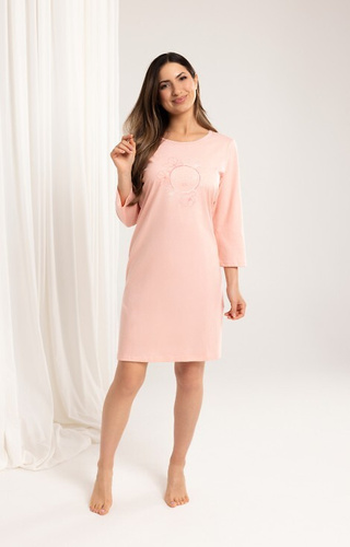 163 Bavlnená nočná košeľa Regina apricot - 3/4 rukáv, potlač, pod kolená