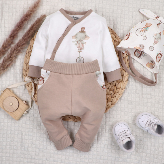 ABN-5582 Detské obálkové body Circus od Nini - 100% organická bavlna, zapínanie bez niklu, vyrobené v Poľsku