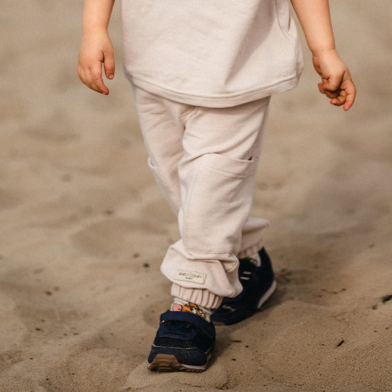 Simply Comfy Detské tepláky Eevi béžové - 100% bavlna, s vreckami