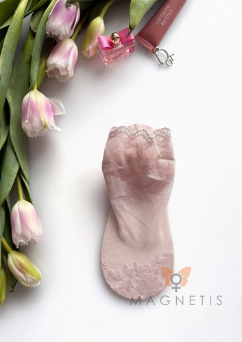 Dámske čipkované ponožky Magnetis GC-251133 s kvetinovým vzorom a bavlnenou podrážkou light pink