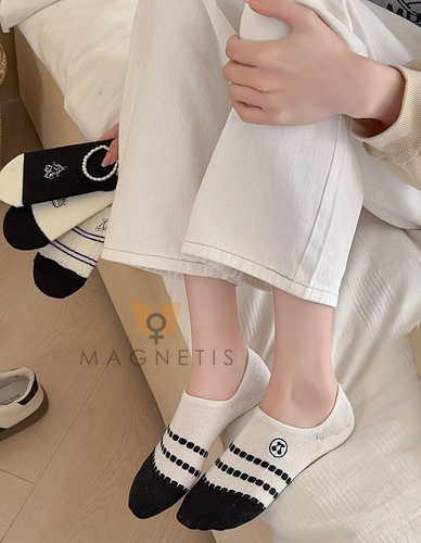 Dámske balerínkové ponožky CC-251109 Magnetis – bavlnené stopky so silikónom