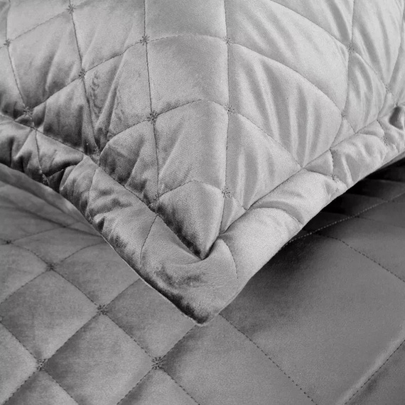 Ria 6 Velúrový dekoračný prehoz na posteľ Eurofirany silver