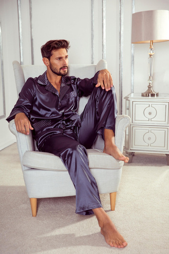 939 Pánske saténové sivé pyžamo