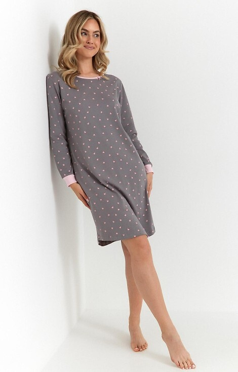 493 Dámska nočná košeľa Cana graphite - interlocková bavlna, srdiečka, dlhý rukáv