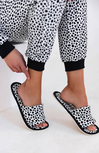 Cruella Dámska tepláková súprava z velúru Sensis - bielo-čierna