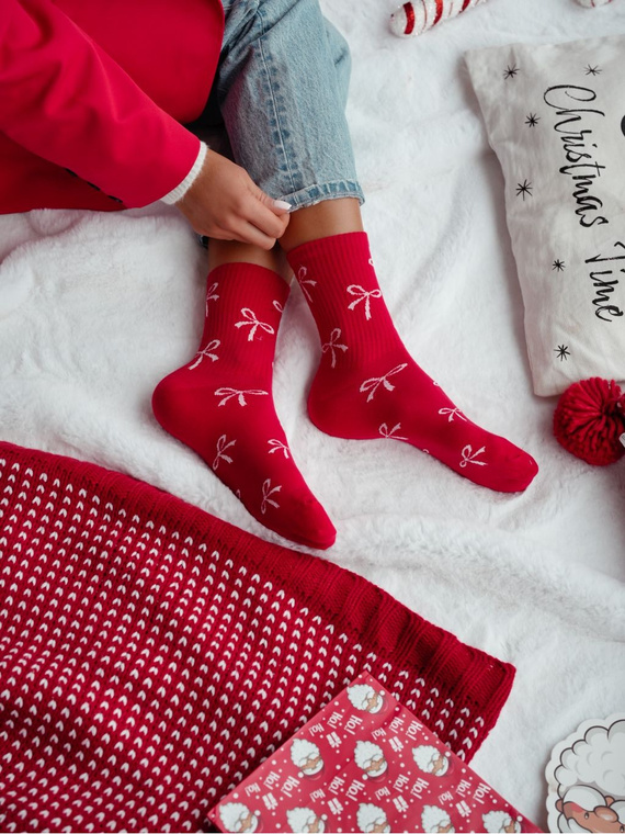 0200.198 Bows - dámske bavlnené ponožky Milena, červené