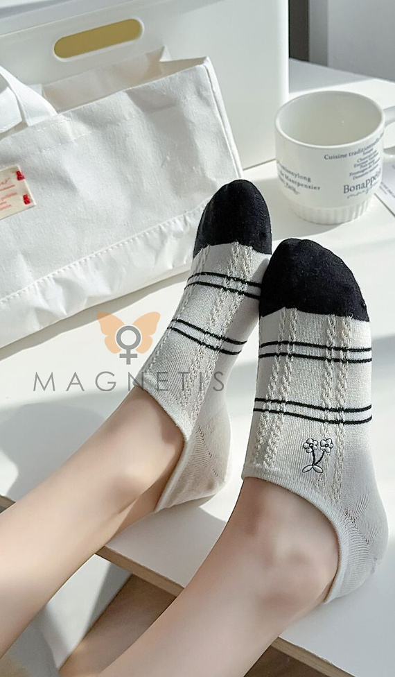 Dámske balerínkové ponožky CC-251109 Magnetis – bavlnené stopky so silikónom