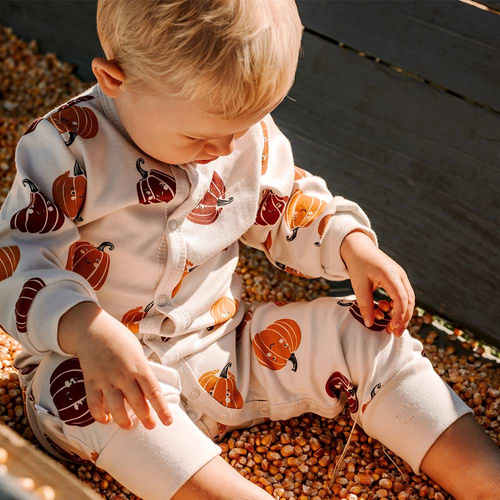 Eevi Halloween detské pyžamo - ecru, tekvice, bez nôh, bavlna