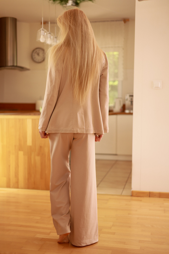 Emi - elegantná dámska bunda, 95% bavlna 5% elastan | Poľská značka Mirale - béžová