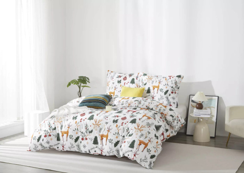 Vianočný les Vianočné mikrosaténové posteľné prádlo biele I25 Spod Igły i Nitki - mäkké, hladké a odolné