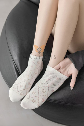Dámske bavlnené ťapky Magnetis CC-251102 ecru s jemným vzorom