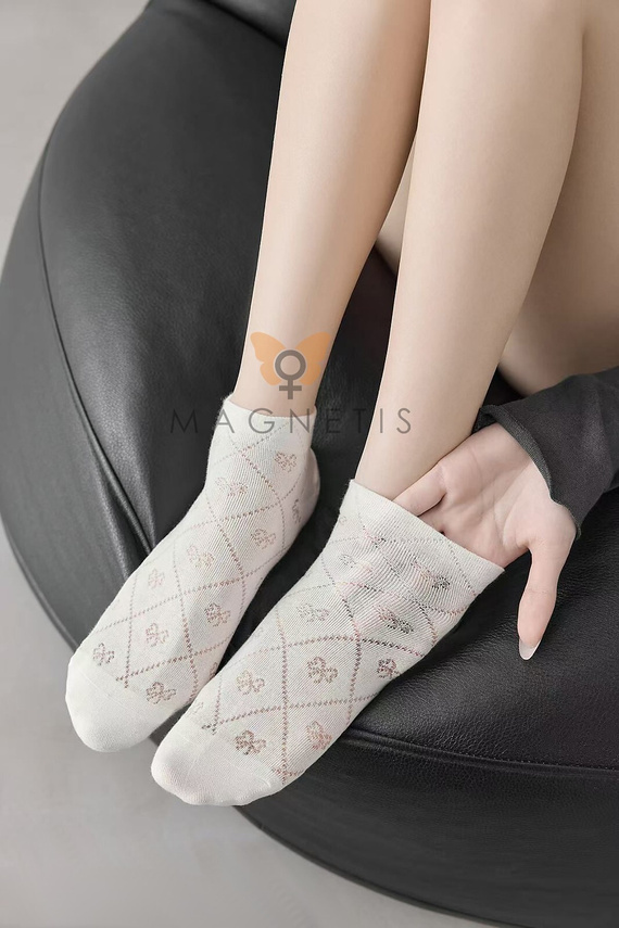 Dámske bavlnené ťapky Magnetis CC-251102 ecru s jemným vzorom