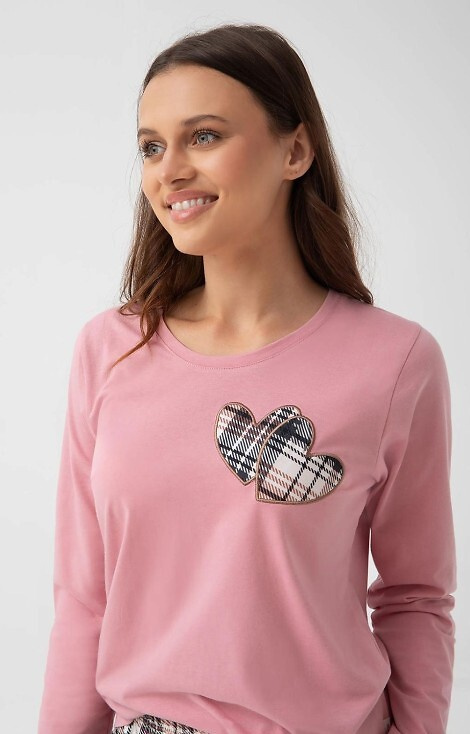 322 Luna pink - dámske bavlnené pyžamo, srdiečka, dlhý rukáv, károvaná nohavica