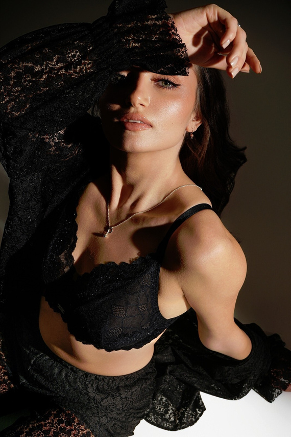 Soft 2253 Maxi Ava Bra Black - nepriehľadná, čipkovaná, vystužená, bez kostice, stabilná s trojitým nastavením