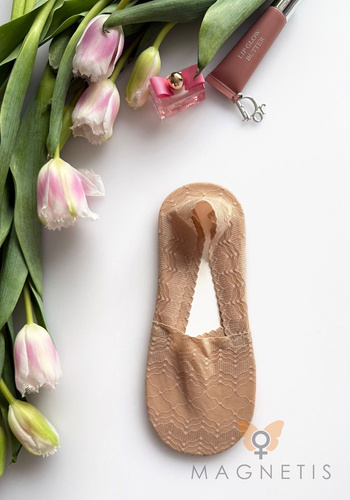 Dámske balerínkové ponožky Magnetis GC-251144 čipkované so silikónom – neviditeľné beige