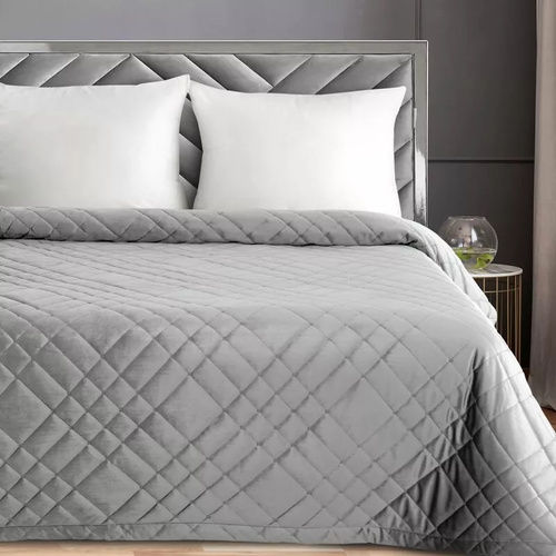 Ria 6 Velúrový dekoračný prehoz na posteľ Eurofirany silver