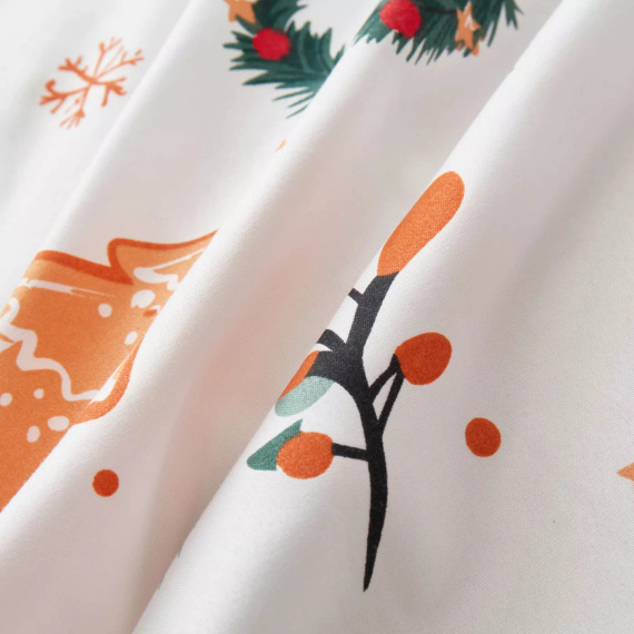 Perníkové vianočné mikrosaténové obliečky biele I25 Spod Igły i Nitki - mäkké, hladké a odolné