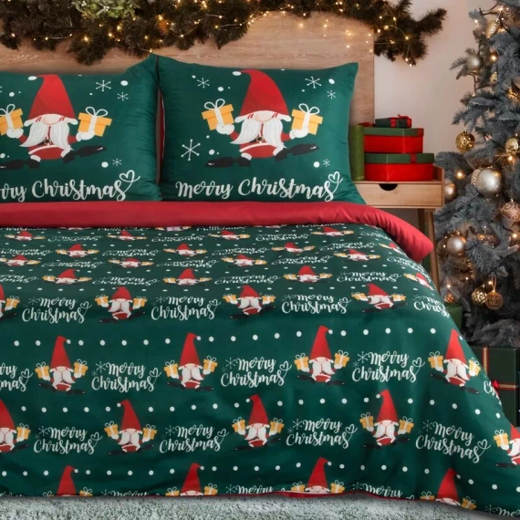 Vianočná posteľná bielizeň Galdor z mikrovlákna Eurofirany zeleno-červení škriatkovia - mäkká, ľahká a ľahko udržiavateľná, so zapínaním na zips