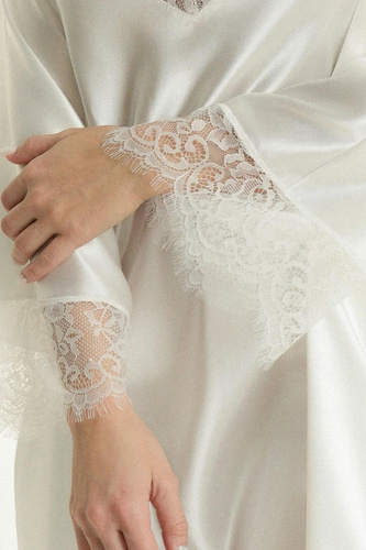 Saténový čipkovaný svadobný župan Ava 006/1 Whisper White biely
