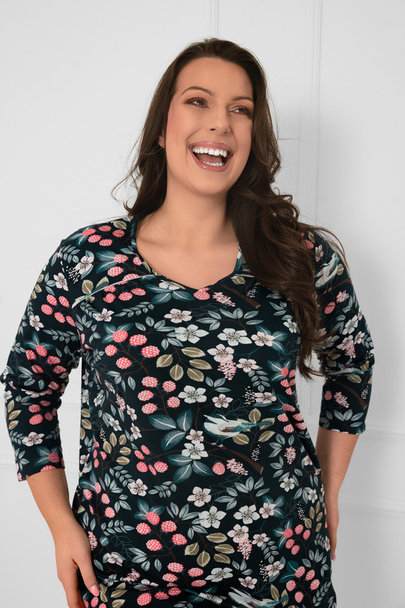 Dámska bavlnená nočná košeľa s 3/4 rukávmi Lucja - kvetinový vzor Talianska móda