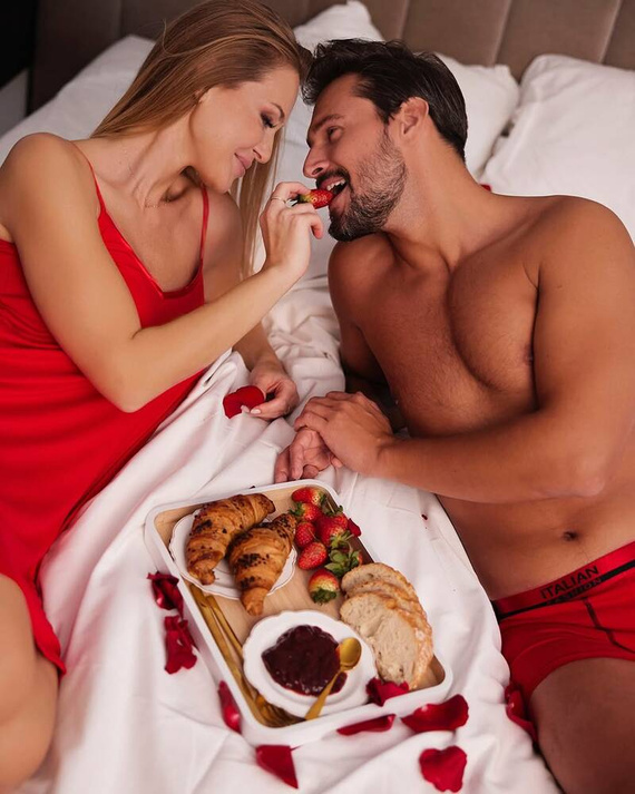 Song Dámska nočná košeľa s úzkymi ramienkami Italian Fashion - červená