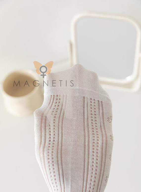 Dámske bavlnené ťapky Magnetis CC-251102 ecru s jemným vzorom