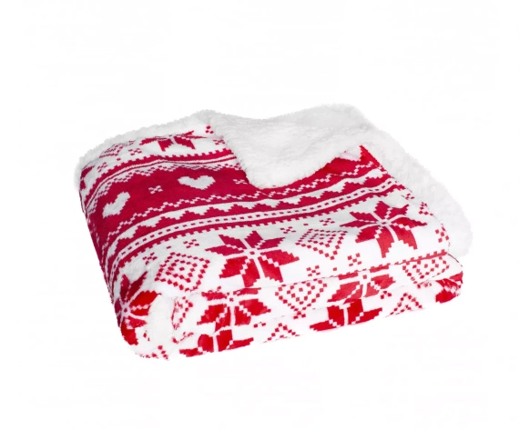 Vianočná deka SACO červená - mäkká a teplá s nórskym vzorom snehových vločiek v ozdobnom vrecku