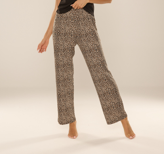 852 Kendall De Lafense - dámske pyžamové nohavice, dlhé, leopardí vzor, viskóza, poľská výroba - hnedá