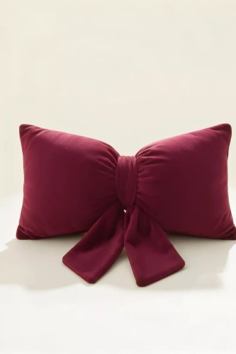 Vianočný vankúš Cocard Spod Igły i Nitki - bordový zamatový vankúš, certifikovaný Oeko-Tex
