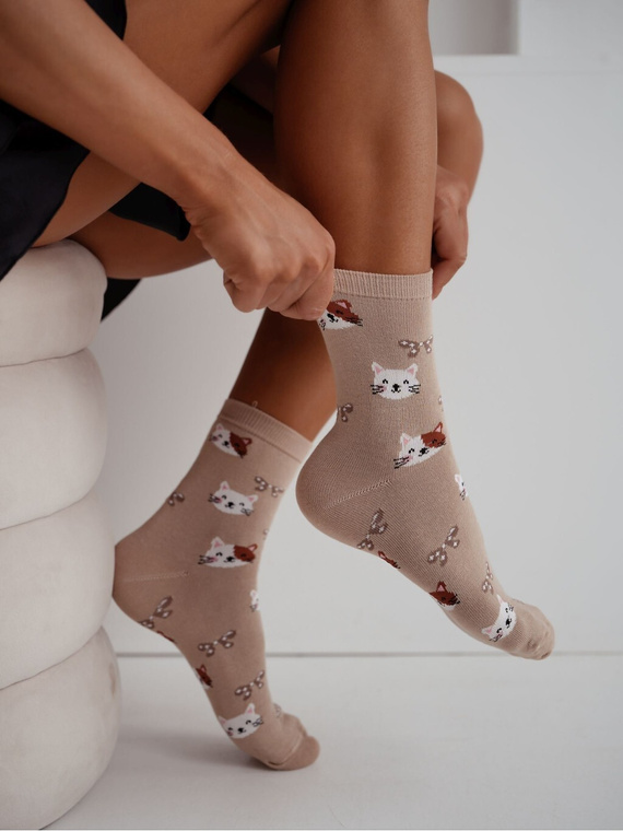 Dámske bavlnené ponožky Milena 0200-241– rebrované pohodlné beige
