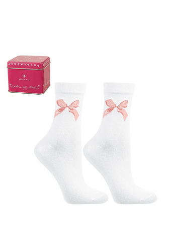 CSLW700-001 Moraj Socks - dámske ponožky v plechovke s jemným vzorom kariet, ideálne na darovanie