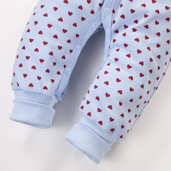 Dojčenský overal Love Eevi bez chodidiel modrý so srdiečkami 100 % bavlna
