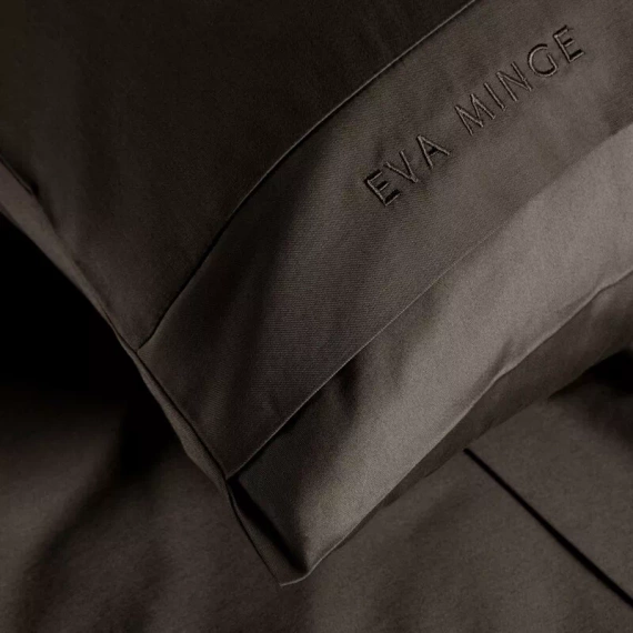 1G Elegantné saténové posteľné prádlo Eva Minge Eurofirany hnedé | makrosatén 100% bavlna