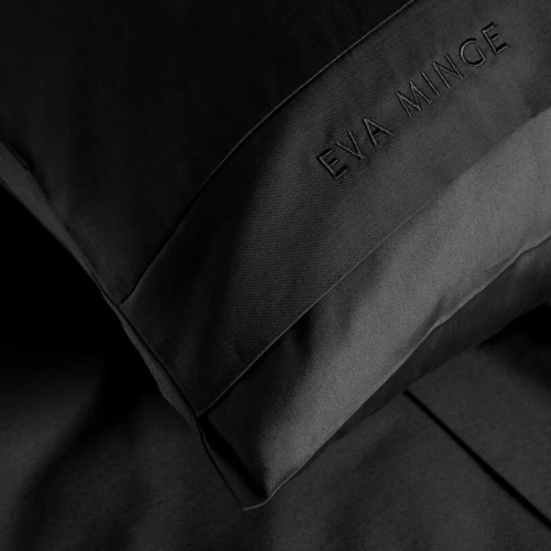 1B Elegantné saténové posteľné prádlo Eva Minge Eurofirany čierna | 100% bavlnený makosatén