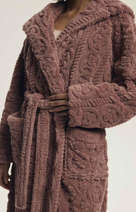 43592 Darlena Henderson dusty rose - dámsky župan s kapucňou, dlhý, mäkký, vzorovaný