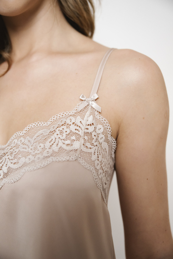 Dotykové dámske pyžamo slim fit, krátke šortky Italian Fashion - béžová