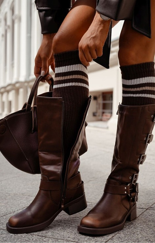 1610-001 Dámske podkolienky Milena hnedé pruhované, pruhované, pohodlné a štýlové