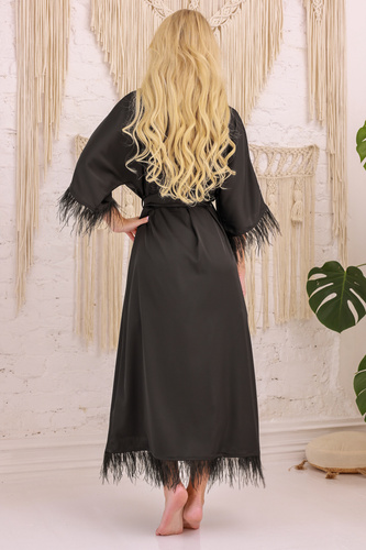 Diva Podomka Kalimo - satén s perím, elegantná a zmyselná, čierna