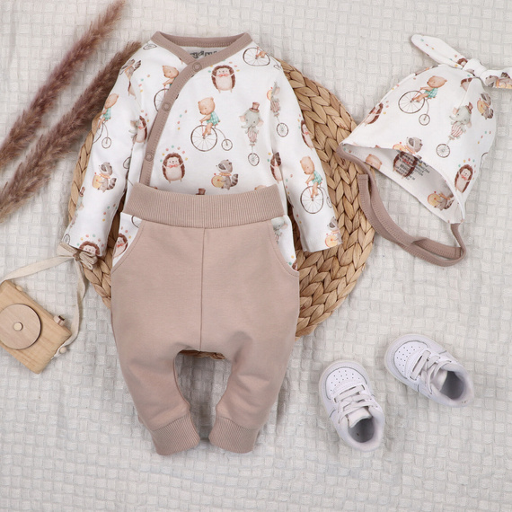 ABN-5581 Detské obálkové body Circus od Nini - 100% organická bavlna, zapínanie bez niklu, vyrobené v Poľsku