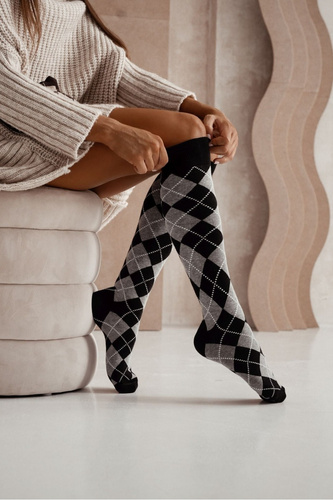 0248.015 Romby Dámske podkolienky Milena čierne - vzor diamantov, retro štýl