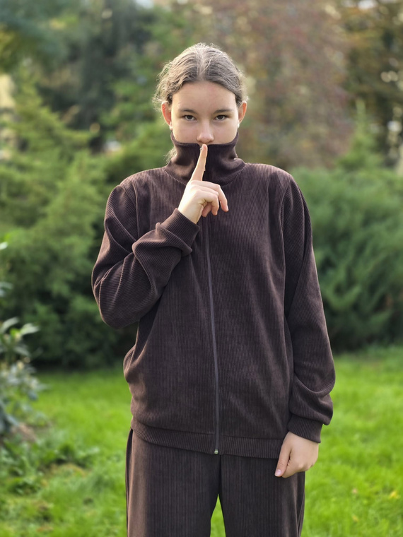 Bluza Peak Bambarillo na zips s vysokým stojačikom v farbe horkej čokolády